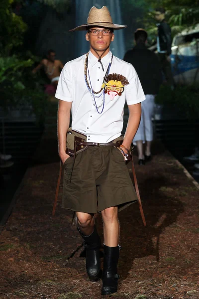 Look 13